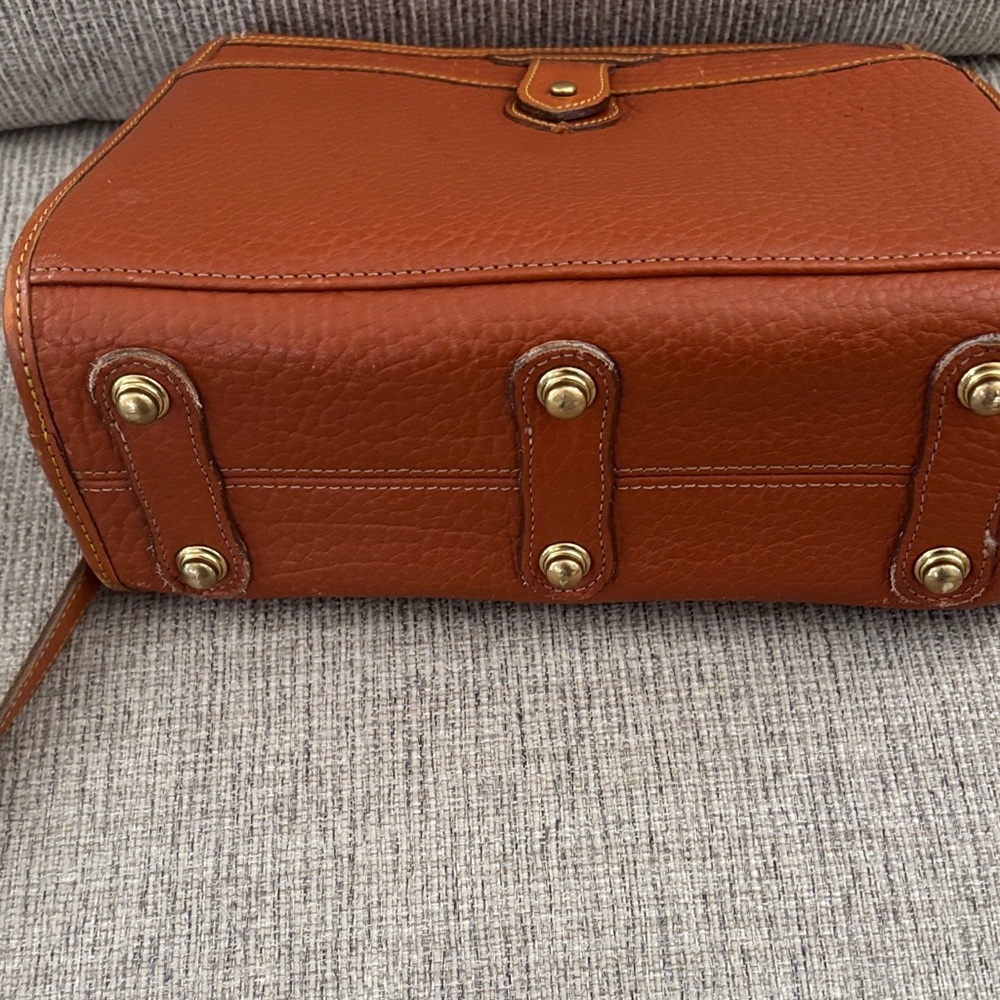 Vintage Like NEW Dooney & Bourke Saddle Pebbled Leather Crossbody Bag - Picture 6 of 12